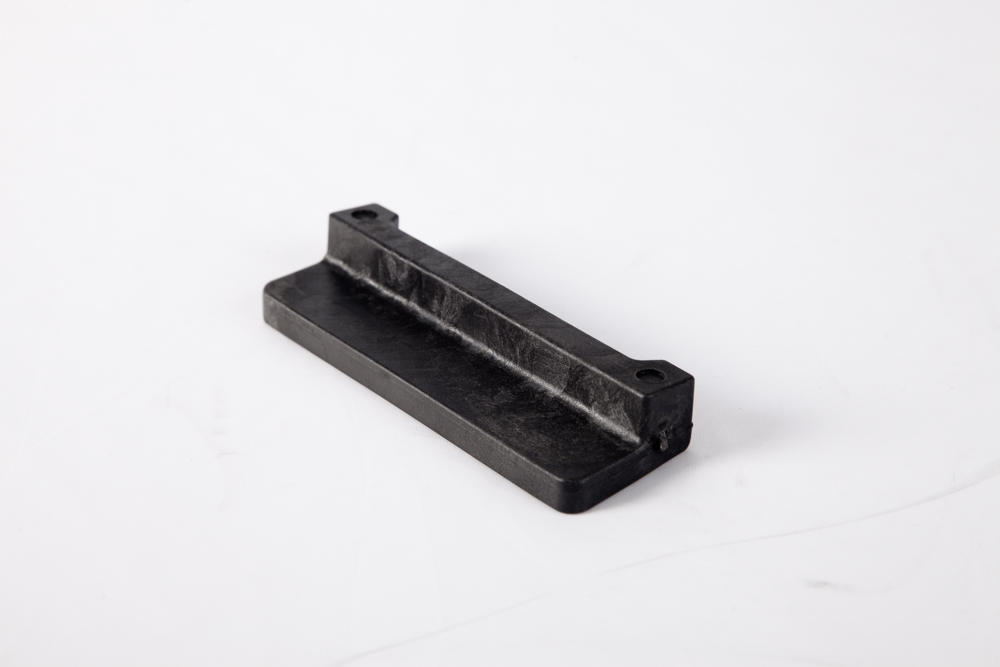 Insulating gauge blocks