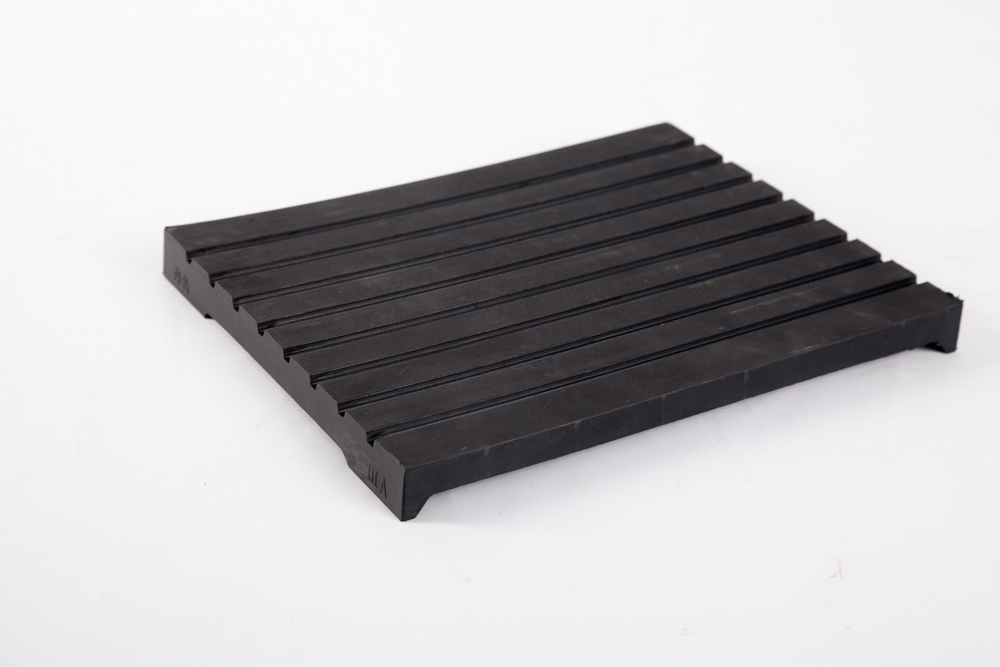 Rubber rail pad